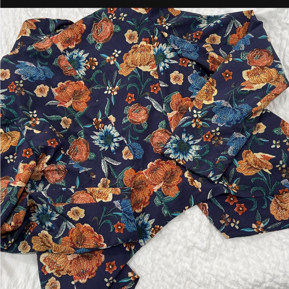 Woman Vibrant Floral blazer
